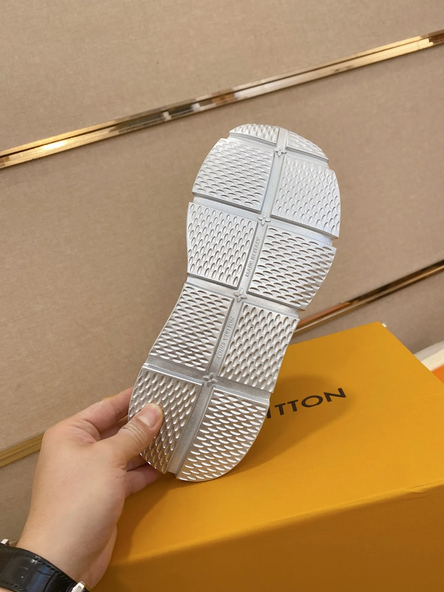 Men's shoes 💰: 660💰 LV. Popular items in men's shoes counter, official website synchronization, 1:1 high quality shipping ✔️Original cowhide, original factory sole, 39-45 (38.46 customized, non-refundable)